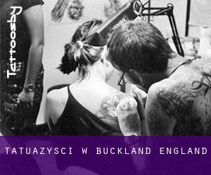 Tatuażyści w Buckland (England)