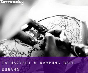 Tatuażyści w Kampung Baru Subang