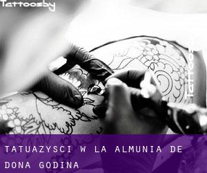 Tatuażyści w La Almunia de Doña Godina